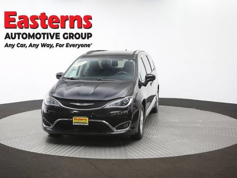 Used 2019 Chrysler Pacifica Touring-L FWD image 52