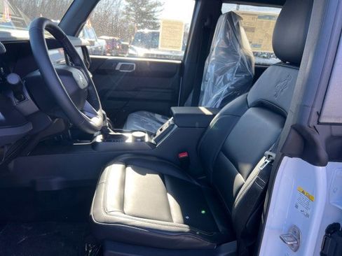 New 2025 Ford Bronco Badlands image 7