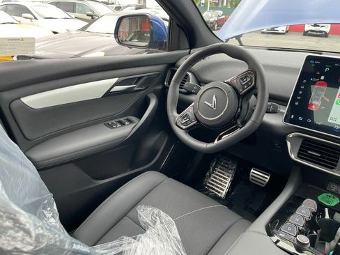 Used 2023 VinFast VF 8 Plus image 80