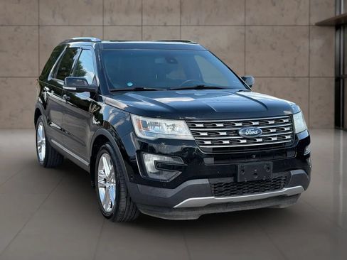 Used 2016 Ford Explorer Limited w/ Equipment Group 301A FWD image 2