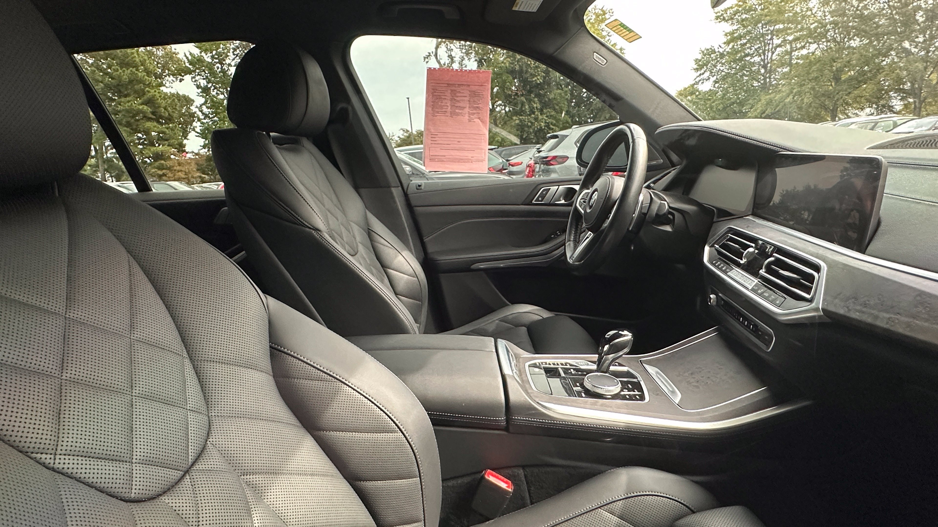 Used 2023 BMW X5 xDrive40i w/ M Sport Package AWD/4WD image 4
