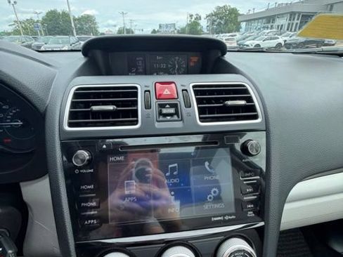Used 2017 Subaru Forester 2.5i Premium AWD/4WD image 14
