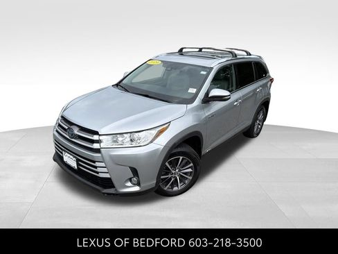 Used 2019 Toyota Highlander XLE AWD/4WD image 1