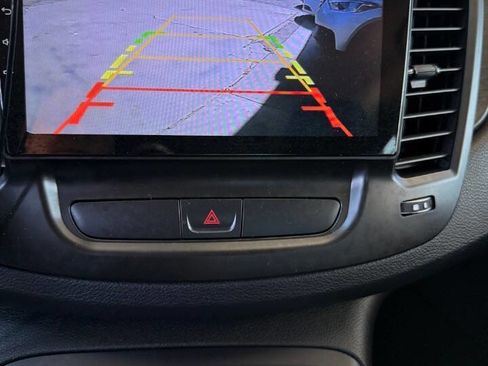 Used 2015 Chrysler 200 Limited image 18