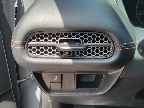 Used 2025 Honda HR-V Sport image 18