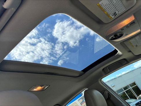 Used 2011 Toyota Prius Four w/ Solar Roof Pkg image 17