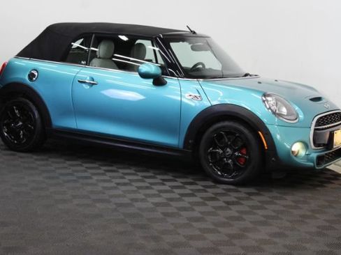 Used 2018 MINI Cooper S FWD image 3