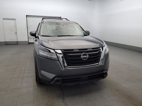Used 2022 Nissan Pathfinder SV image 14