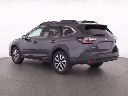 Used 2025 Subaru Outback Premium AWD/4WD image 4
