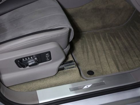 Used 2022 Bentley Bentayga image 37