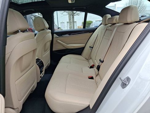 Used 2023 BMW 530i xDrive w/ Convenience Package image 10