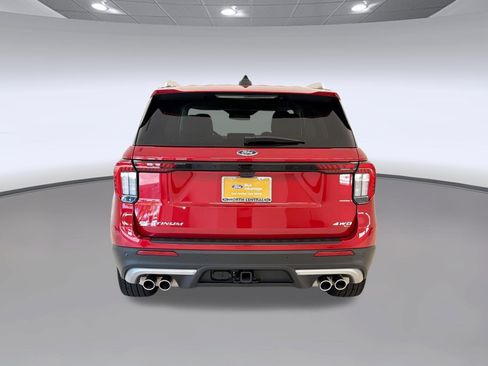 Certified 2025 Ford Explorer Platinum w/ Ultimate Package AWD/4WD image 10