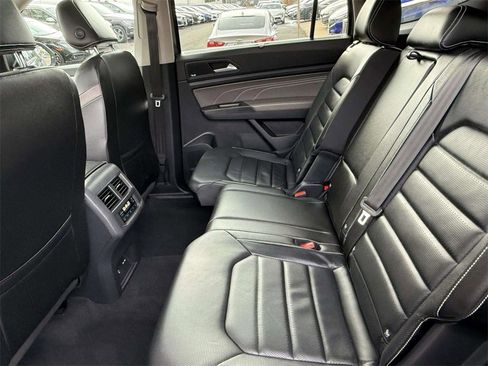 Used 2022 Volkswagen Atlas SEL Premium image 12