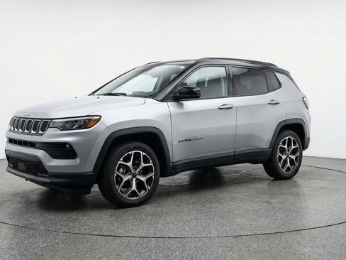 Used 2025 Jeep Compass Limited AWD/4WD image 3
