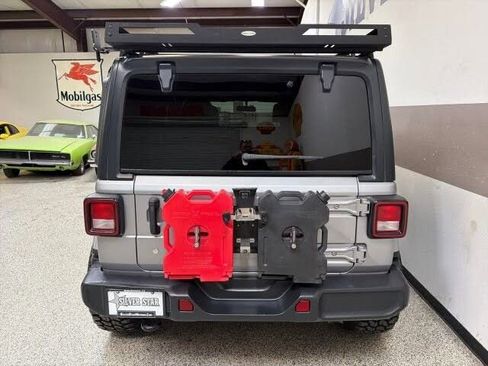 Used 2020 Jeep Wrangler Unlimited Sahara AWD/4WD image 8
