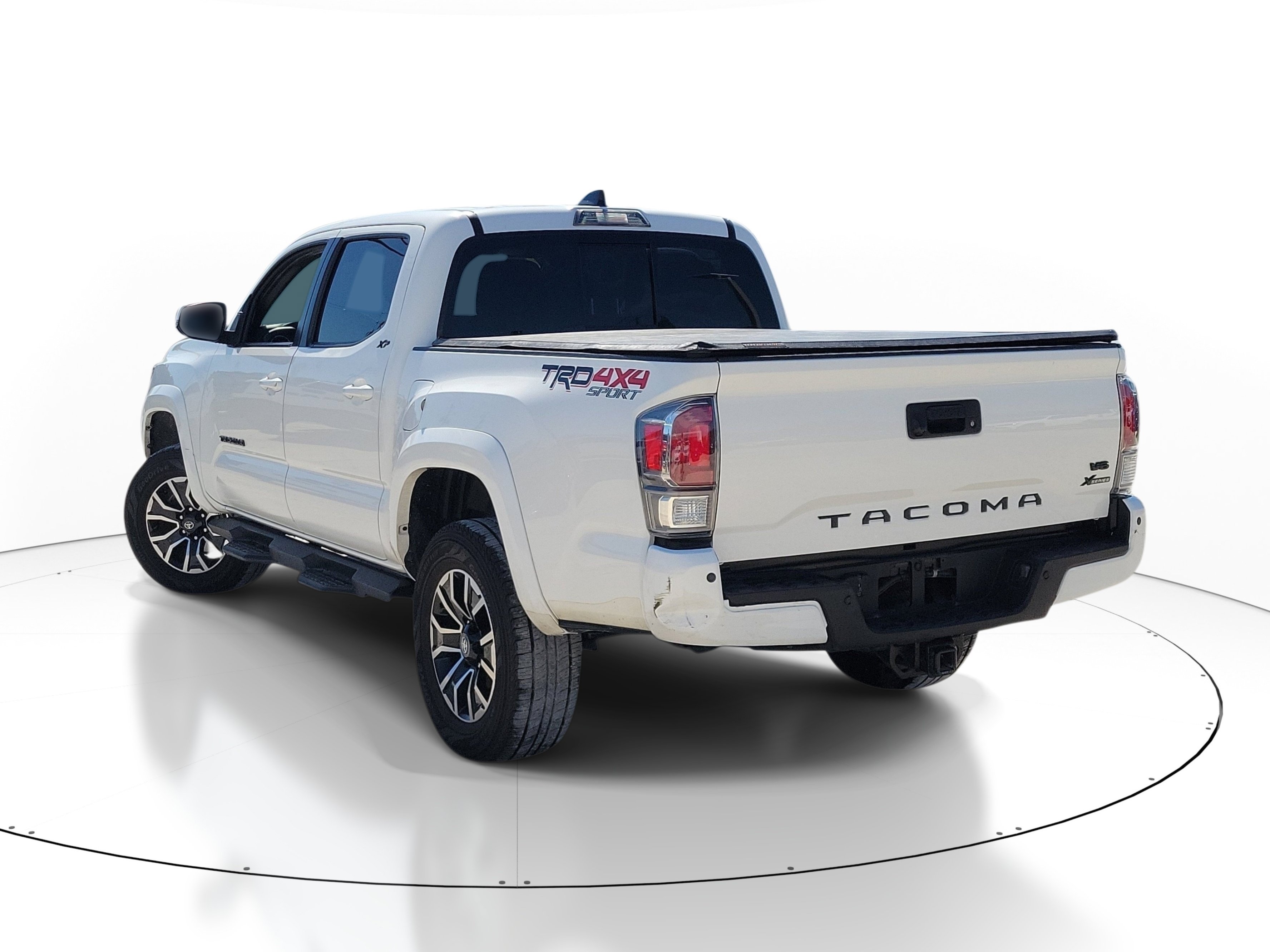 Used 2022 Toyota Tacoma TRD Sport w/ Technology Package AWD/4WD image 4