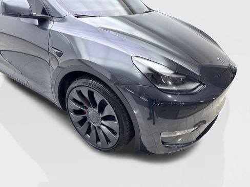 Used 2024 Tesla Model Y Performance AWD/4WD image 19