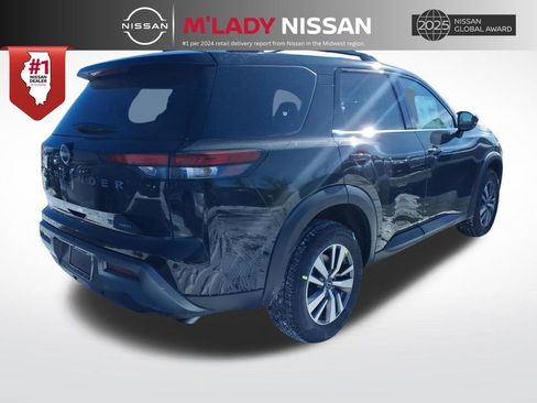 New 2026 Nissan Pathfinder SL image 7
