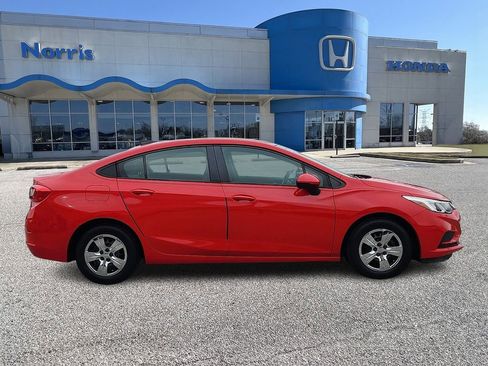 Used 2016 Chevrolet Cruze LS image 5