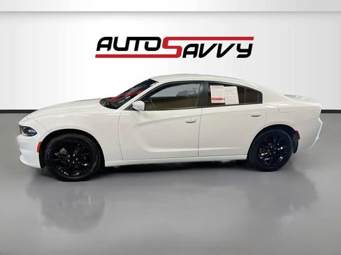 Used 2022 Dodge Charger SXT AWD/4WD image 4