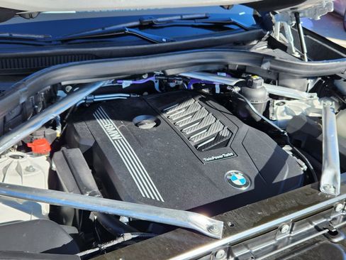 Used 2022 BMW X5 xDrive40i w/ M Sport Package image 18