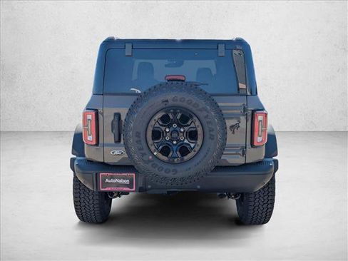 New 2025 Ford Bronco Badlands image 8