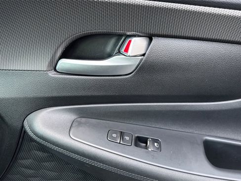 Used 2019 Hyundai Santa Fe SE image 21