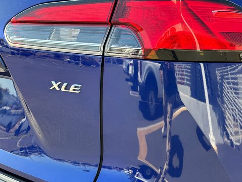 Used 2024 Toyota Corolla Cross XLE w/ Convenience Package FWD image 25