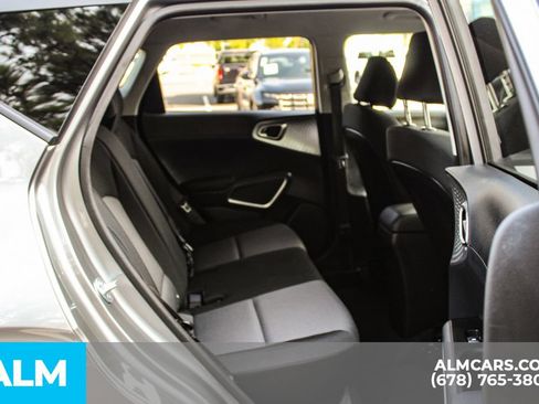 Used 2025 Kia Soul LX w/ LX Technology Package FWD image 18