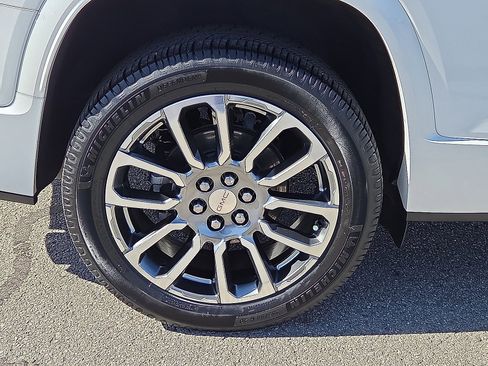 Certified 2020 GMC Acadia Denali w/ LPO, Floor Liner Package image 7