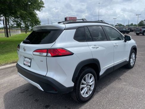 Used 2022 Toyota Corolla Cross LE image 12