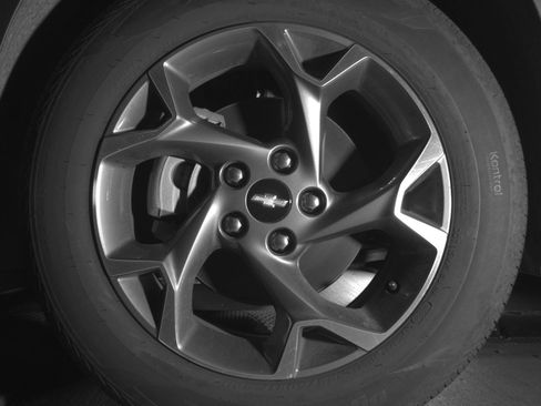 Used 2025 Chevrolet Trax LT w/ LT Convenience Package FWD image 12
