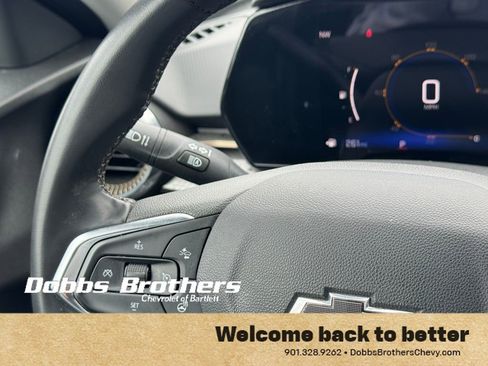 Used 2025 Chevrolet Trax ACTIV w/ Sunroof Package image 16