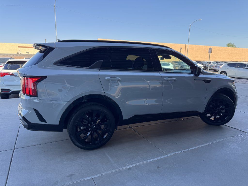 Used 2022 Kia Sorento SX FWD image 4