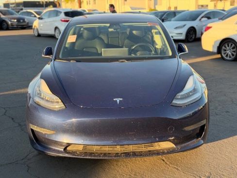 Used 2018 Tesla Model 3 Long Range image 8