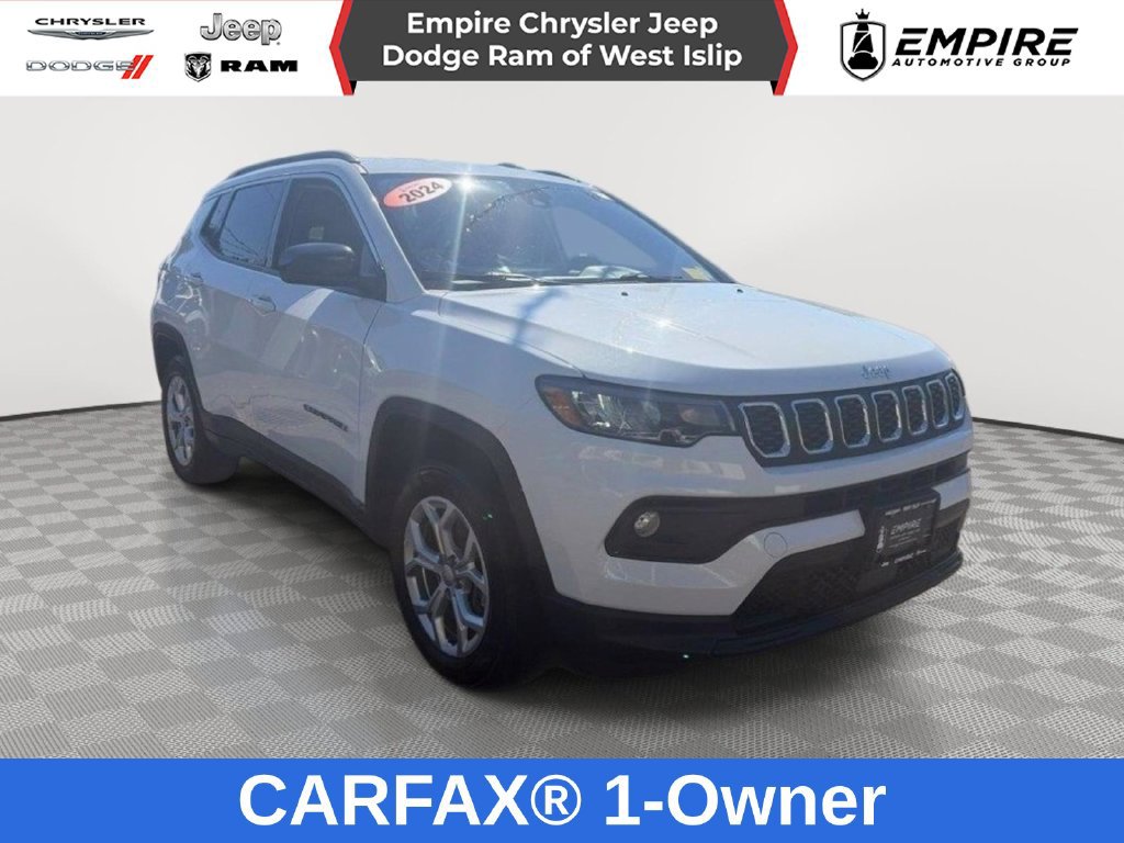 Used 2024 Jeep Compass Latitude AWD/4WD image 1