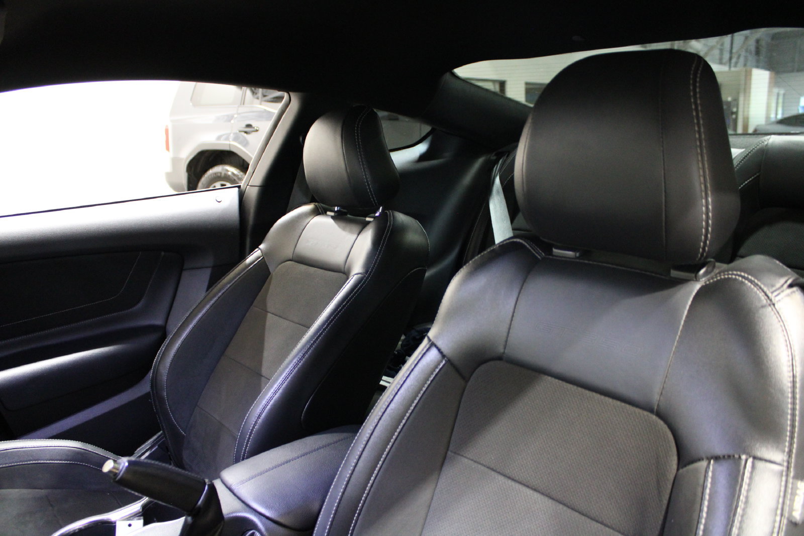 Used 2018 Ford Mustang Shelby GT350 w/ Convenience Package RWD image 23