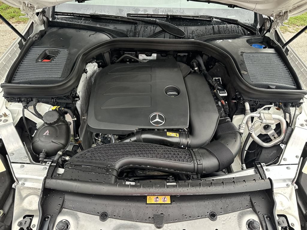 Used 2022 Mercedes-Benz GLC 300 4MATIC w/ Premium Package Lite image 4