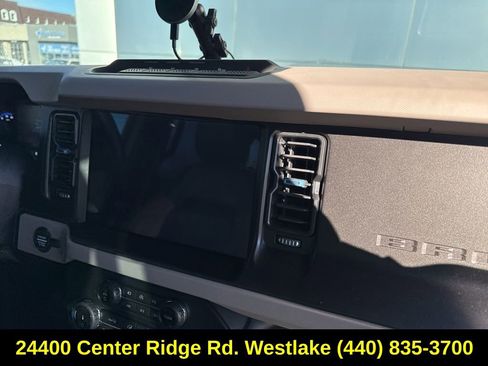 Used 2022 Ford Bronco Wildtrak image 9