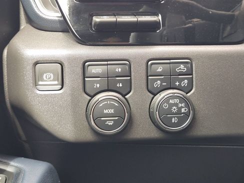 Used 2024 Chevrolet Silverado 1500 High Country w/ High Country Premium Package AWD/4WD image 22