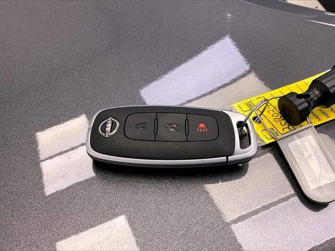 Certified 2025 Nissan Rogue S image 9