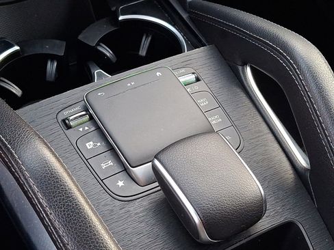 Used 2022 Mercedes-Benz GLE 350 4MATIC image 16