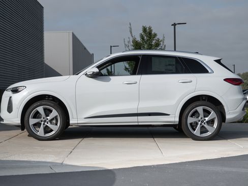 New 2025 Audi Q5 Premium Plus image 6