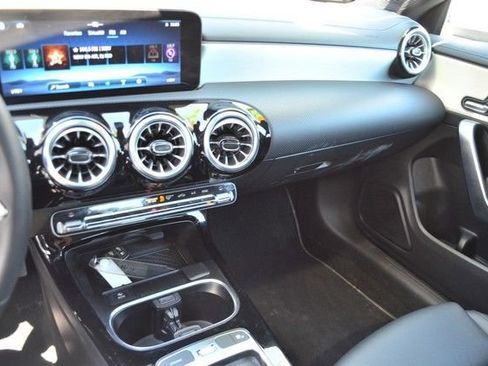 Used 2025 Mercedes-Benz CLA 250 4MATIC image 26