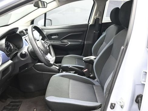 Used 2024 Nissan Versa SV FWD image 6