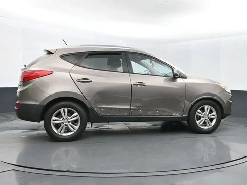Used 2011 Hyundai Tucson GLS image 4