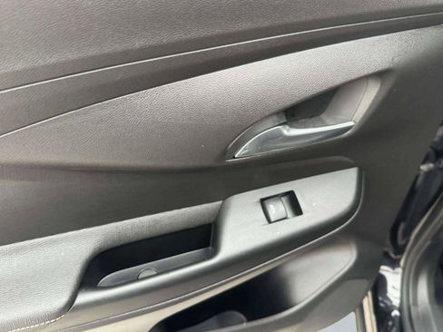 Used 2025 Buick Envista Avenir FWD image 38
