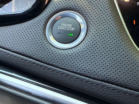 Used 2025 Cadillac XT5 Premium Luxury w/ Technology Package AWD/4WD image 28