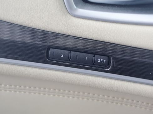 Used 2020 INFINITI QX60 Luxe w/ Essential Package FWD image 13