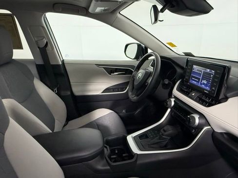 Used 2022 Toyota RAV4 XLE image 45